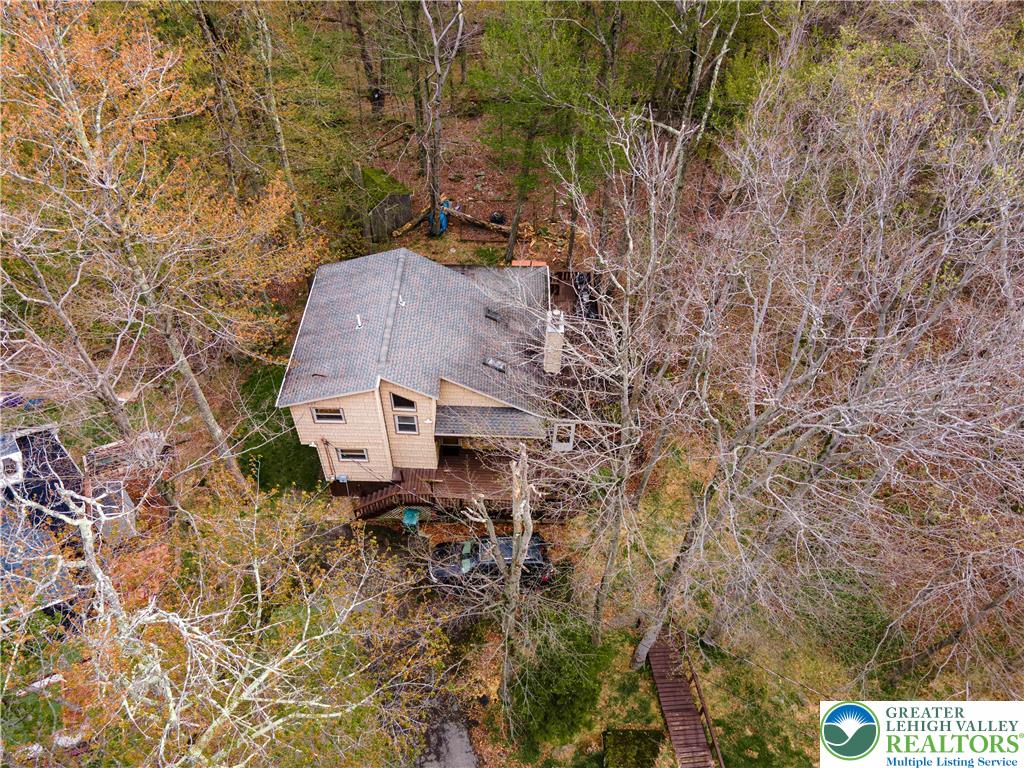 1328 Winding Way