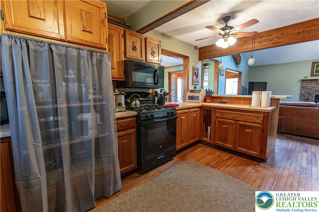 1328 Winding Way