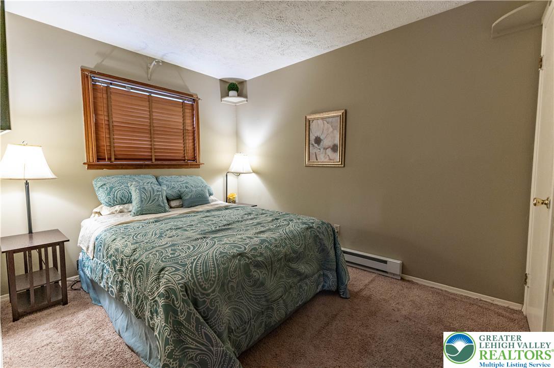 1328 Winding Way