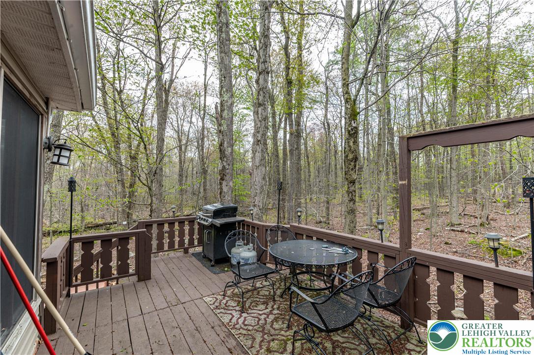 1328 Winding Way