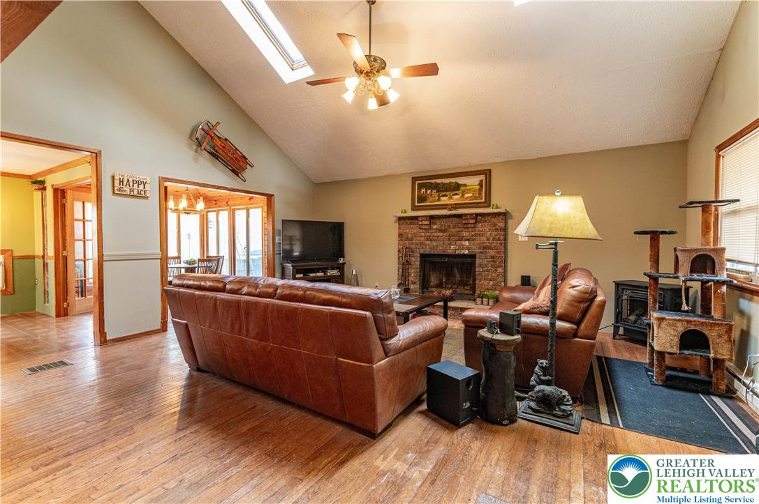 1328 Winding Way