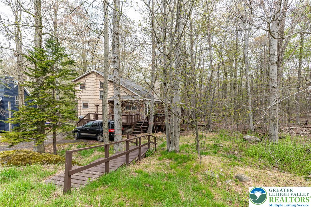 1328 Winding Way
