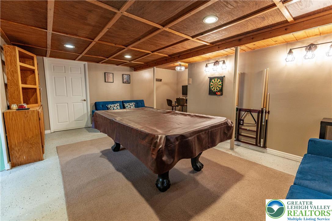 1328 Winding Way