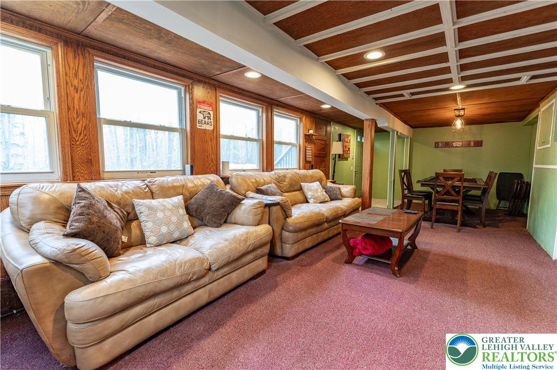 1328 Winding Way