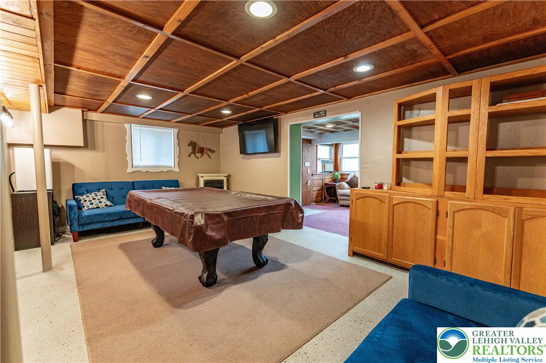 1328 Winding Way