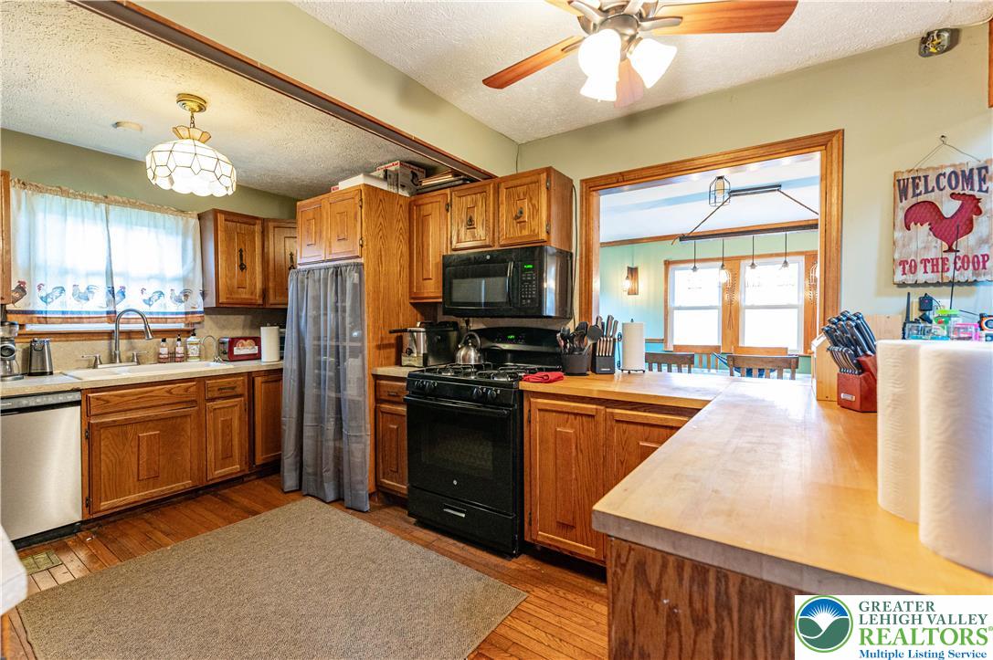 1328 Winding Way