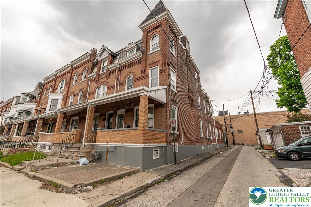 613 West Tilghman Street