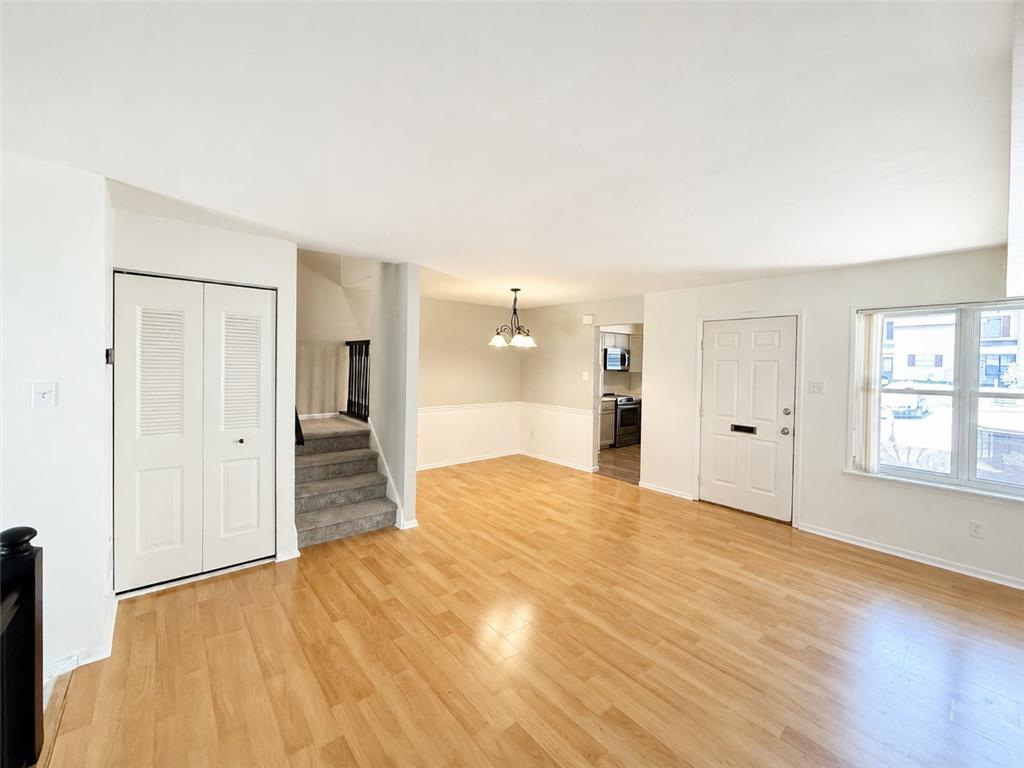 1717 Redwood Court