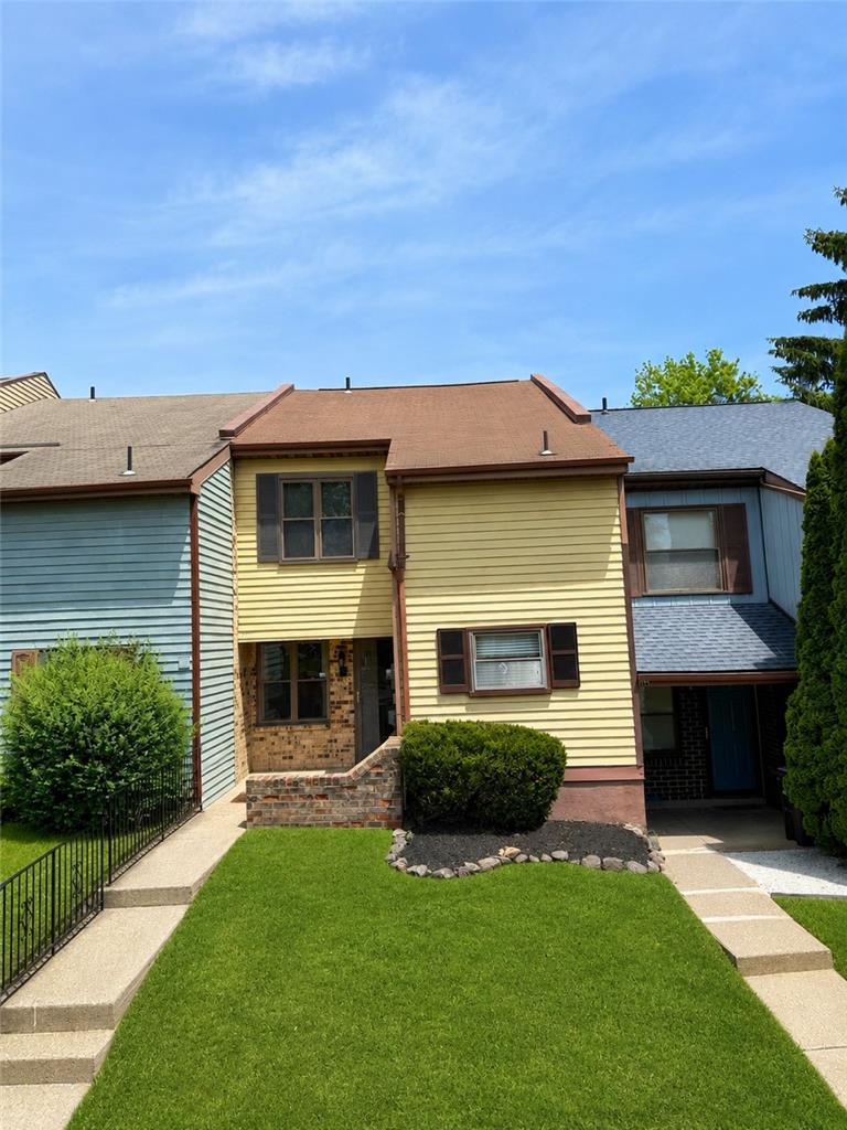 1717 Redwood Court