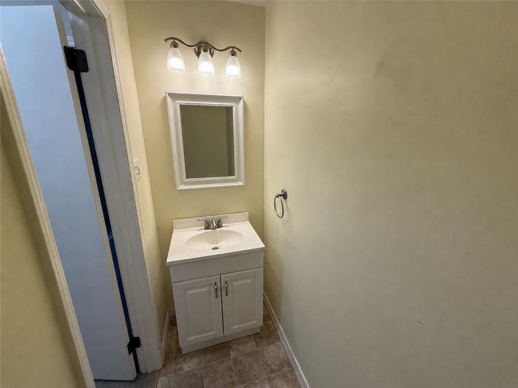 1717 Redwood Court
