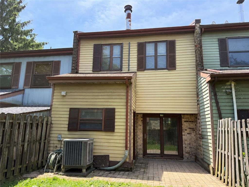 1717 Redwood Court