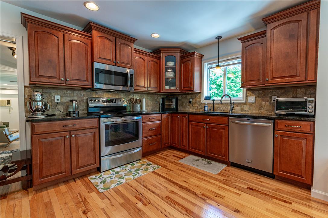 2153 Valley View Drive South