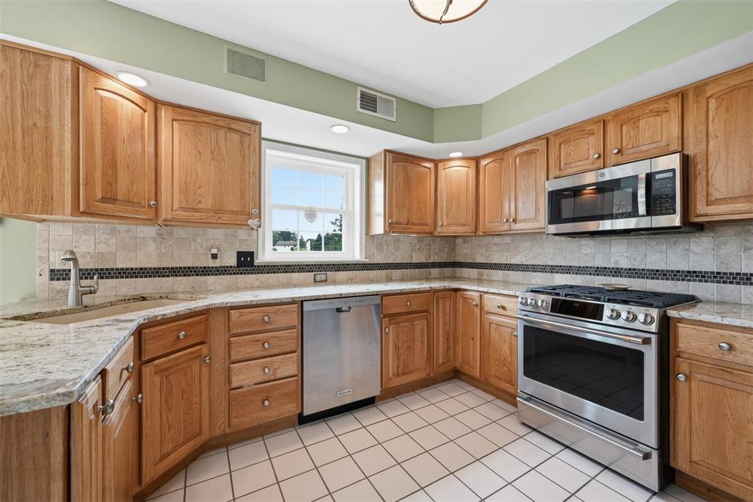 2571 Halleck Drive