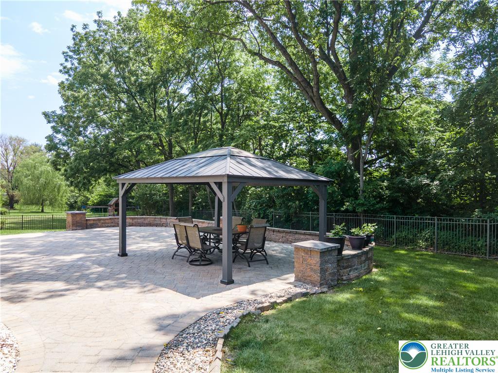 4140 Douglas Drive