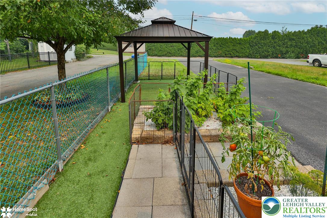 1063 Howertown Road