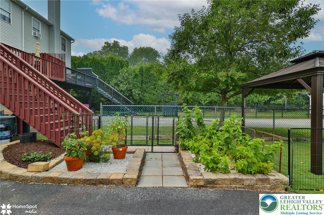 1063 Howertown Road