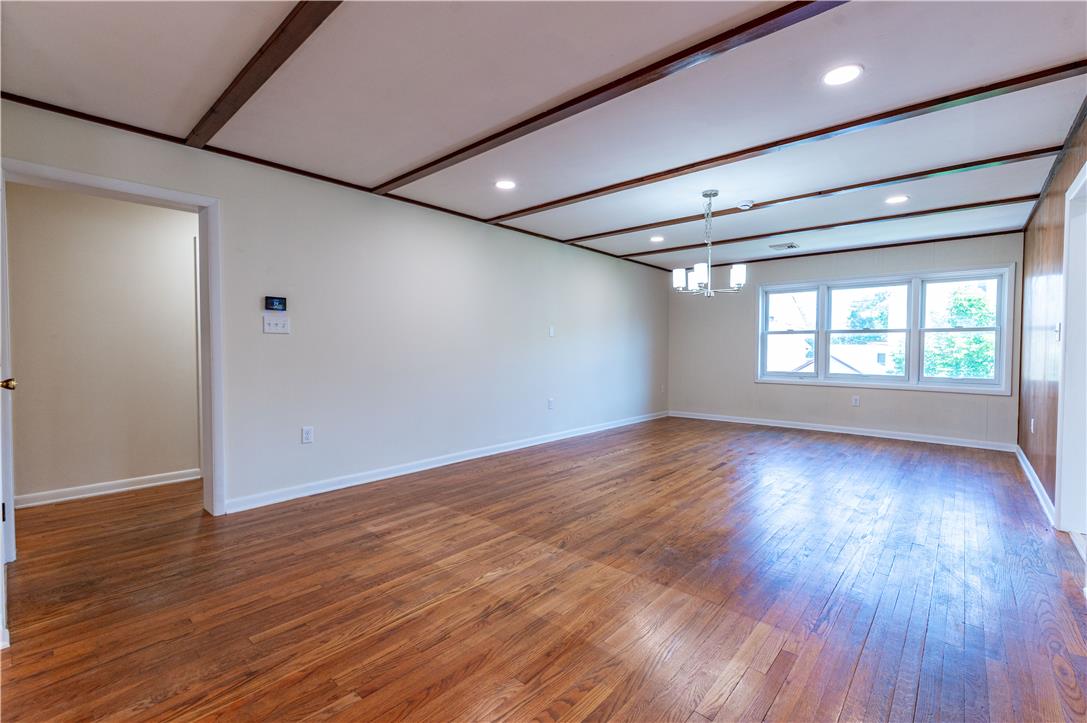 6350 Robin Lane