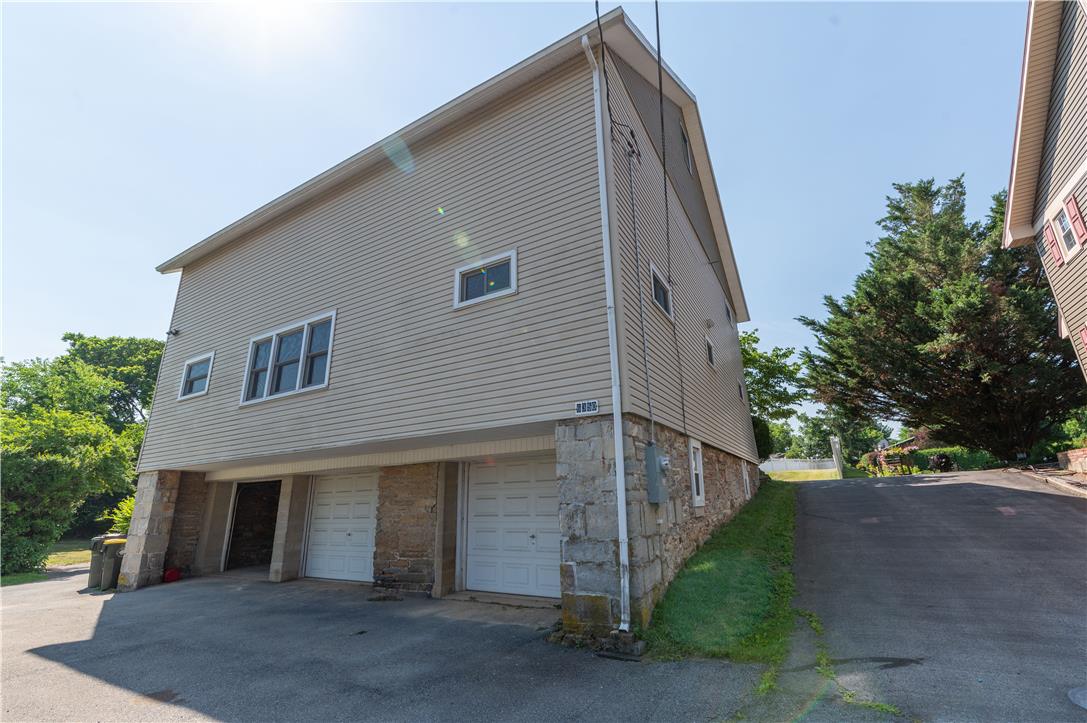 6350 Robin Lane