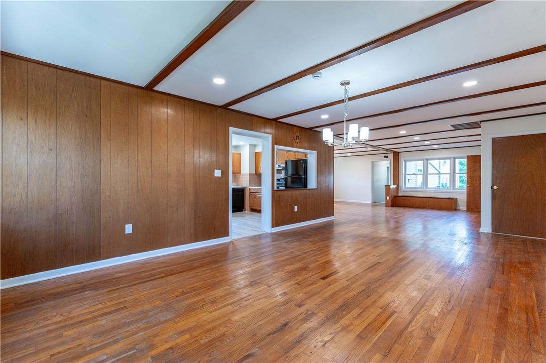 6350 Robin Lane