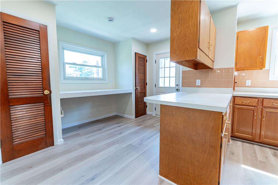 6350 Robin Lane
