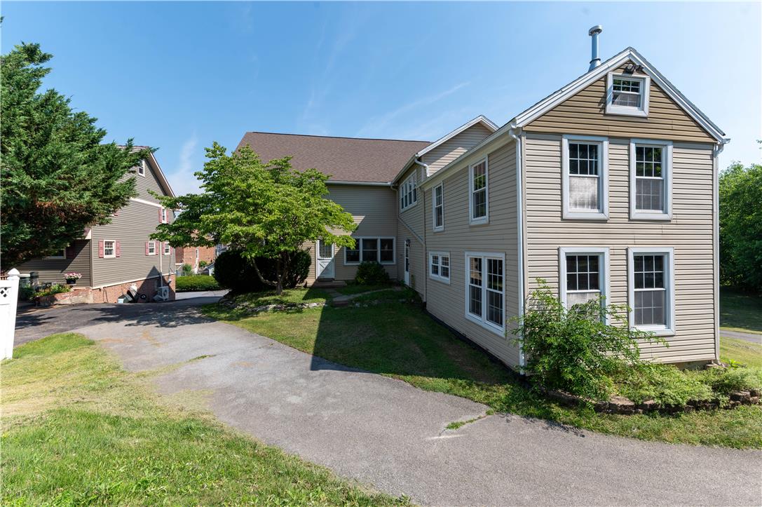 6350 Robin Lane