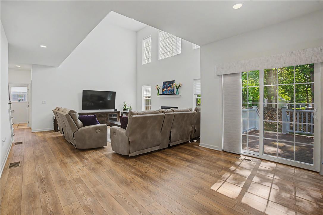 2668 Hollow View Drive