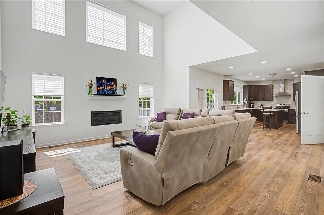 2668 Hollow View Drive