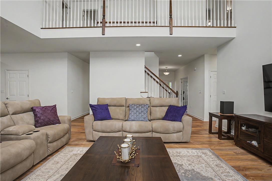 2668 Hollow View Drive