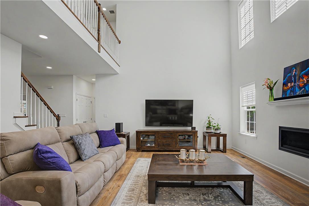 2668 Hollow View Drive