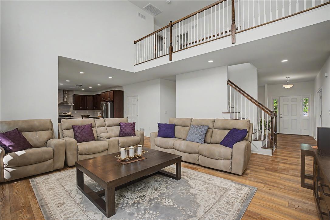 2668 Hollow View Drive