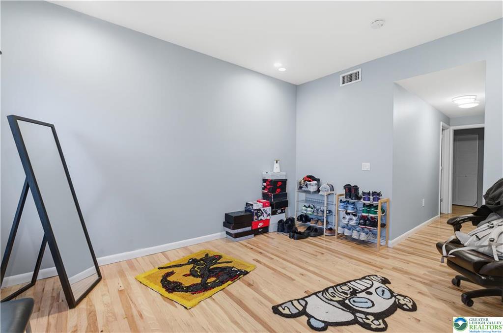 623 Walnut Ave B2