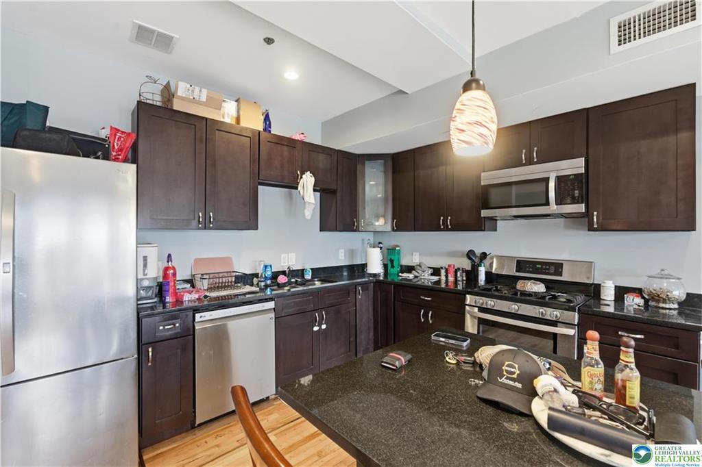 623 Walnut Ave B2