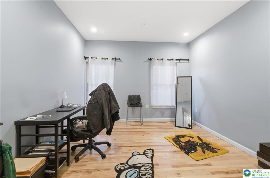 623 Walnut Ave B2