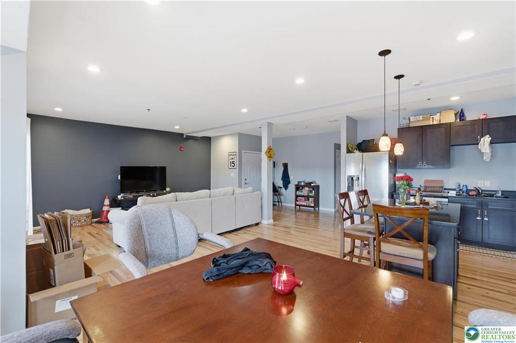 623 Walnut Ave B2