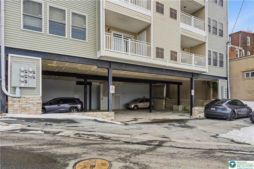 623 Walnut Ave B2