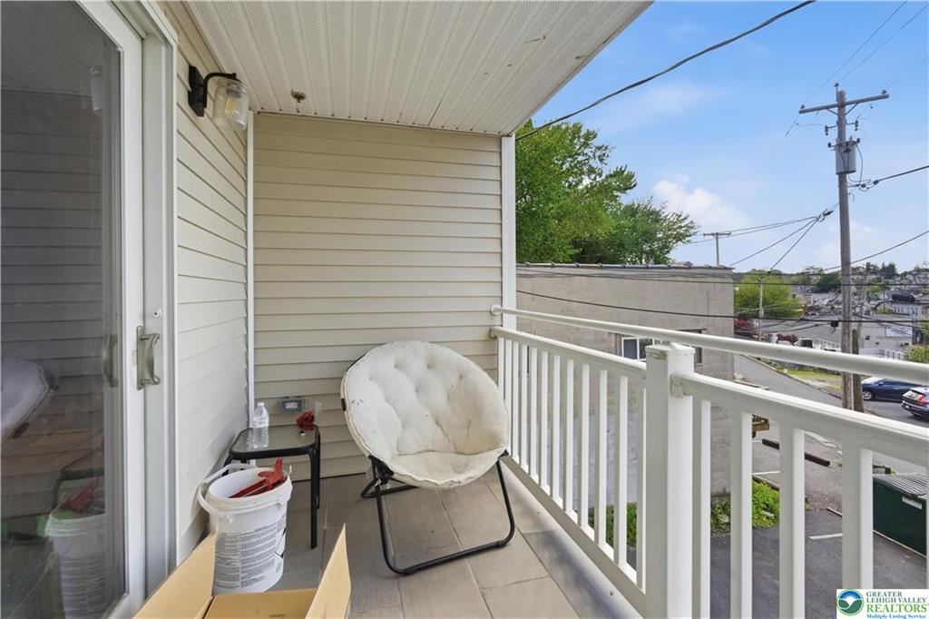 623 Walnut Ave B2
