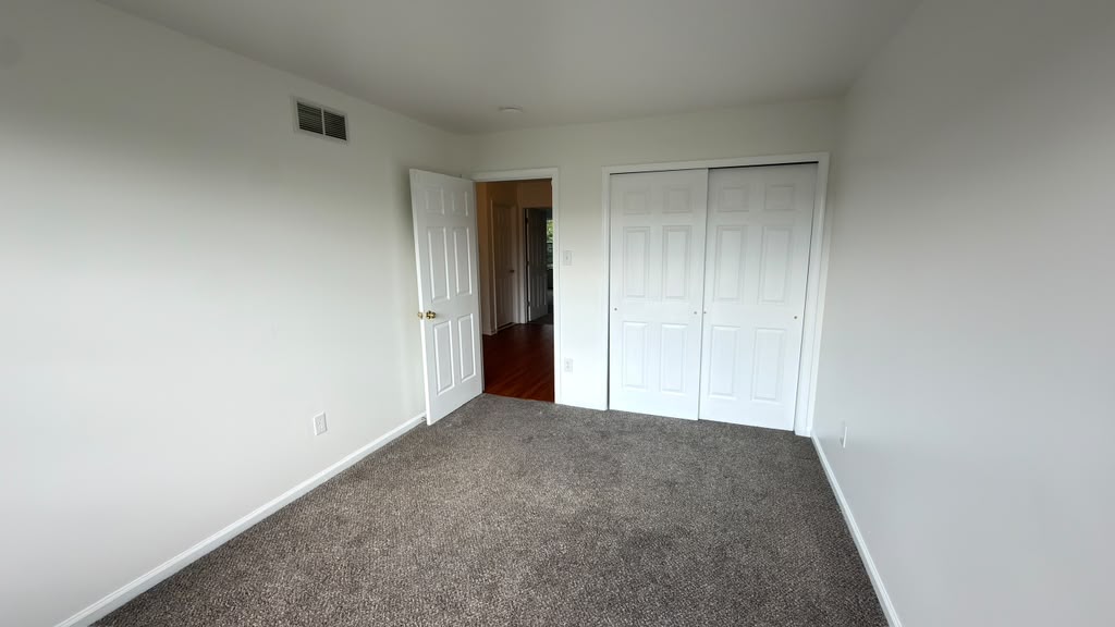 1071 King Way