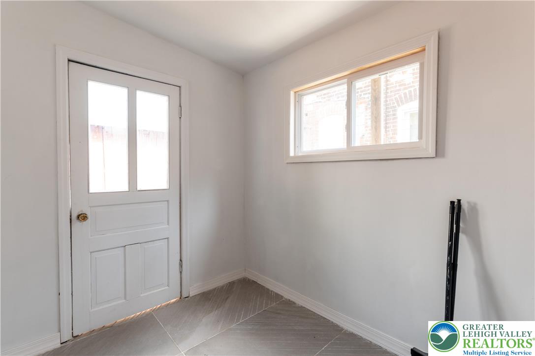 233 North Poplar Street