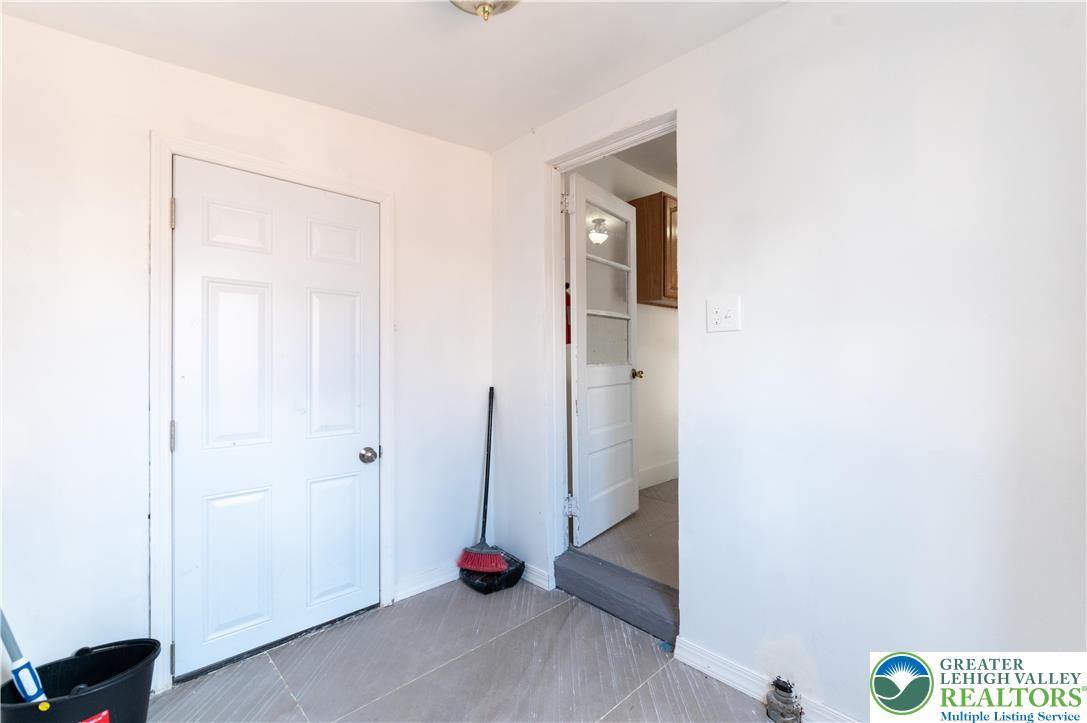 233 North Poplar Street