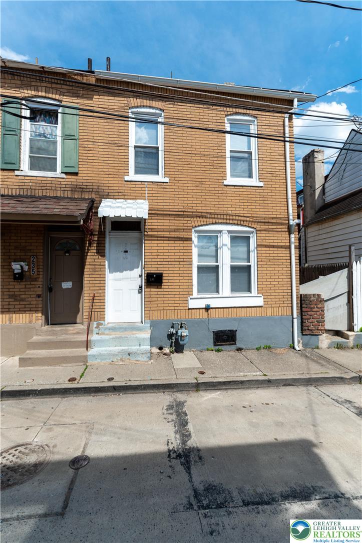 233 North Poplar Street