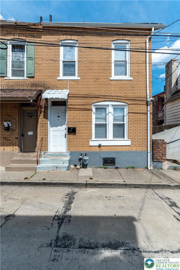 233 North Poplar Street