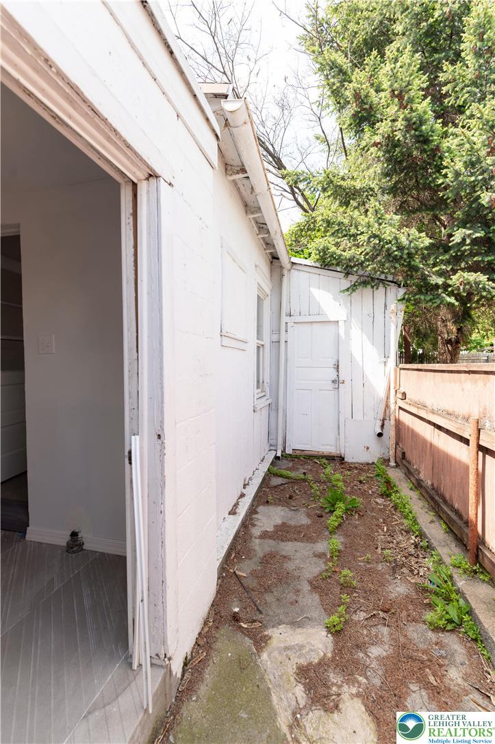 233 North Poplar Street
