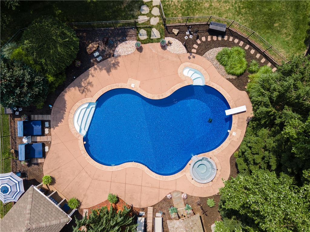 129 Chase Hollow Drive