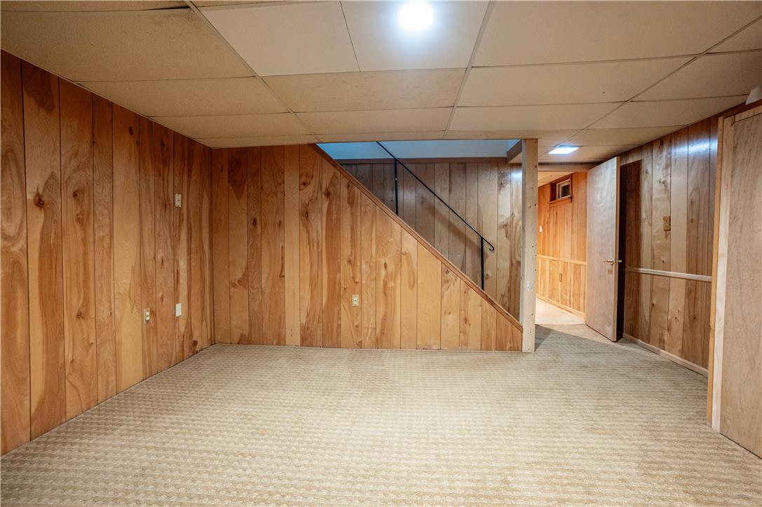 806 Whitpain Hills