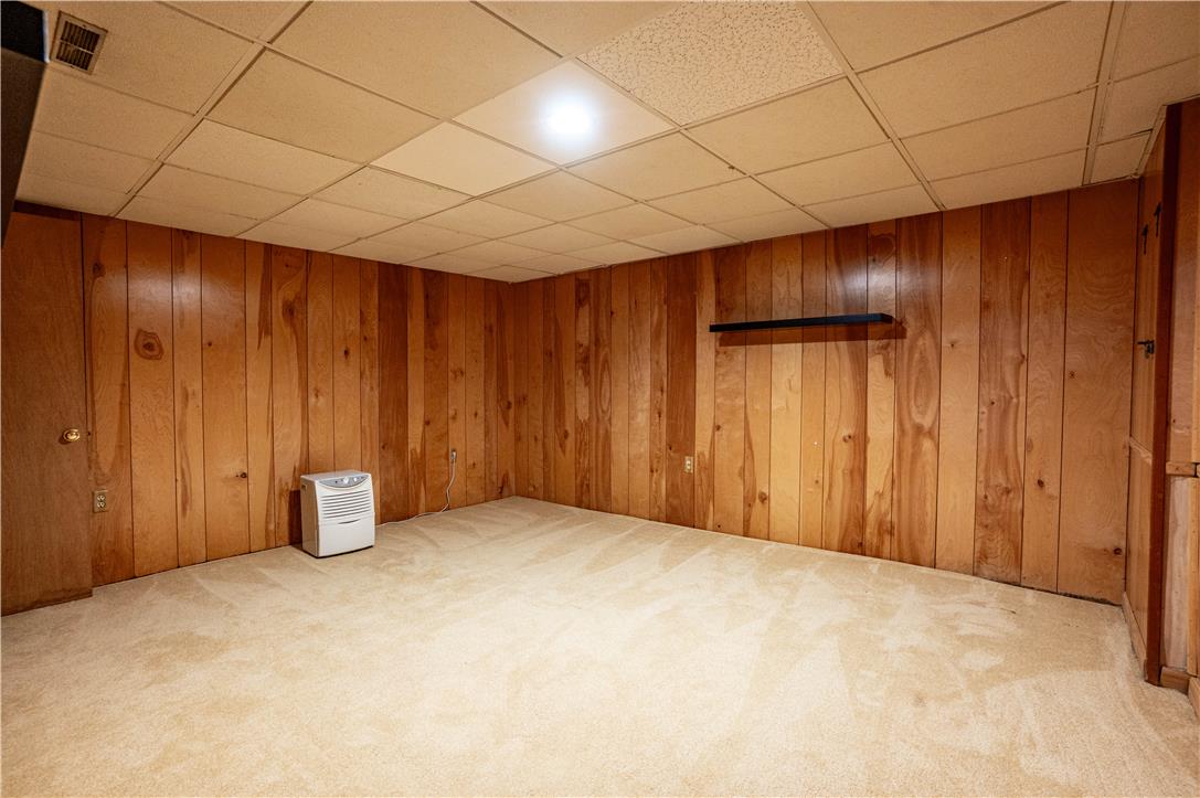 806 Whitpain Hills