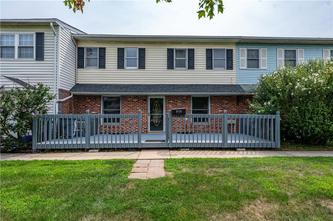 806 Whitpain Hills