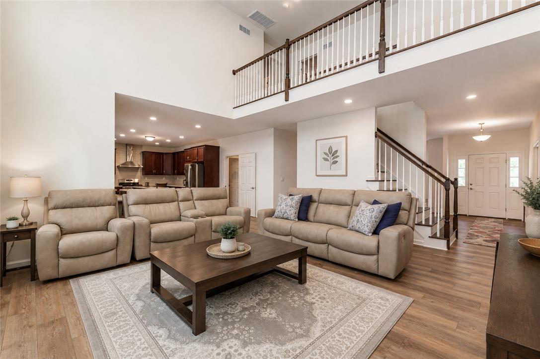 2668 Hollow View Drive