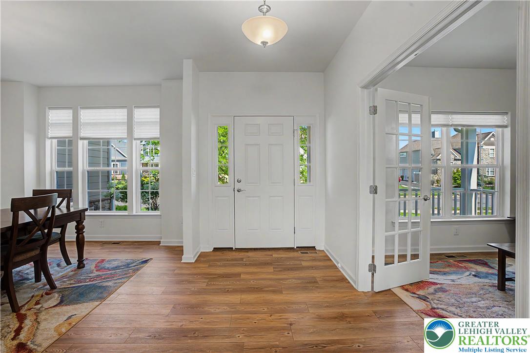 2668 Hollow View Drive
