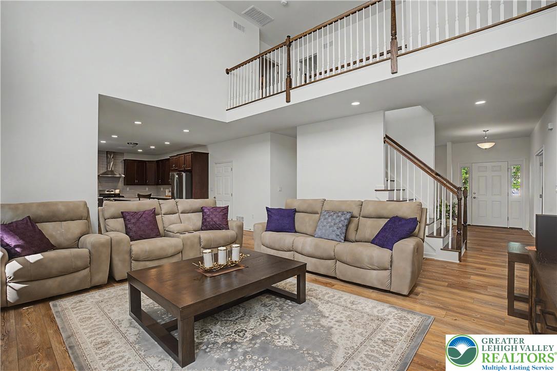 2668 Hollow View Drive