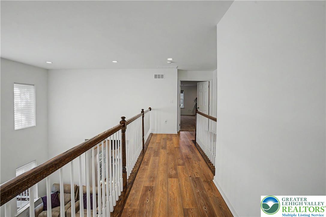 2668 Hollow View Drive